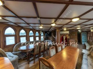 Теплоход Кастор