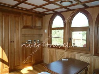 Теплоход Кастор