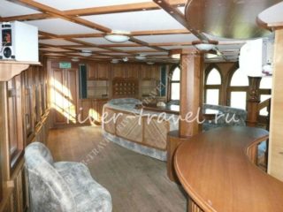 Теплоход Кастор