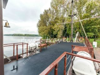 Теплоход Кастор