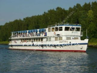 Теплоход Маэстро