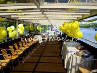 Теплоход Прага