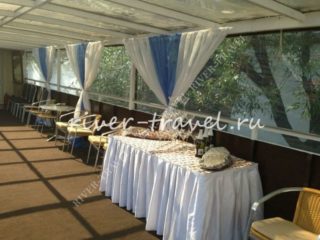 Теплоход Прага