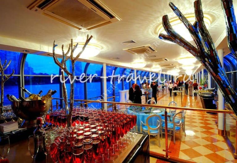 Теплоход Ривер Палас