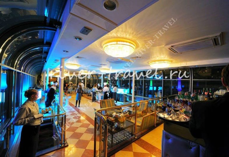 Теплоход Ривер Палас