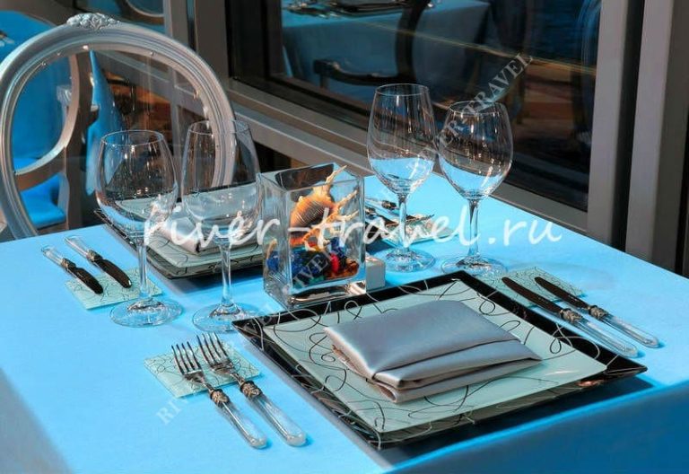 Теплоход Ривер Палас