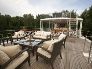 Яхта Отрада