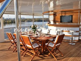 Яхта Отрада