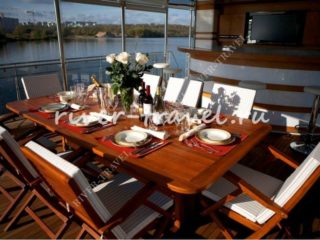 Яхта Отрада