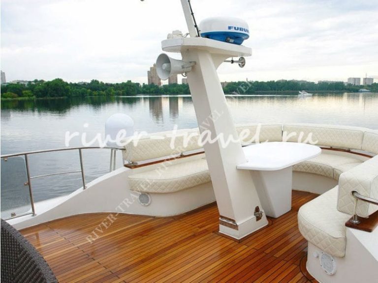 Яхта Отрада