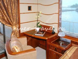 Яхта Отрада