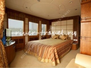 Яхта Отрада