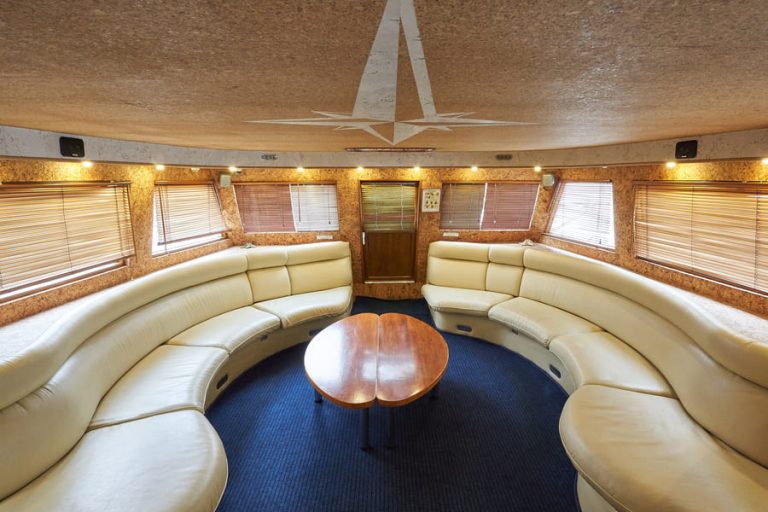 Теплоход Дельфин