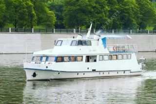 Теплоход Дельфин