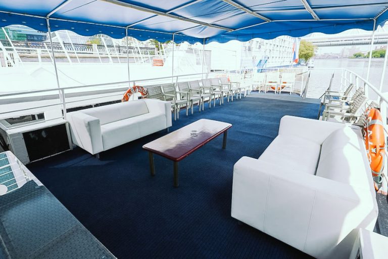 Теплоход Дельфин