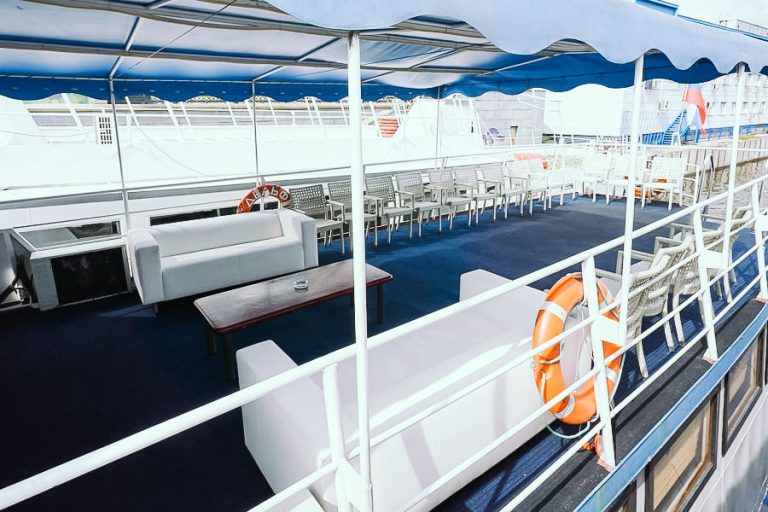 Теплоход Дельфин