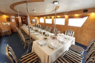 Теплоход Дельфин