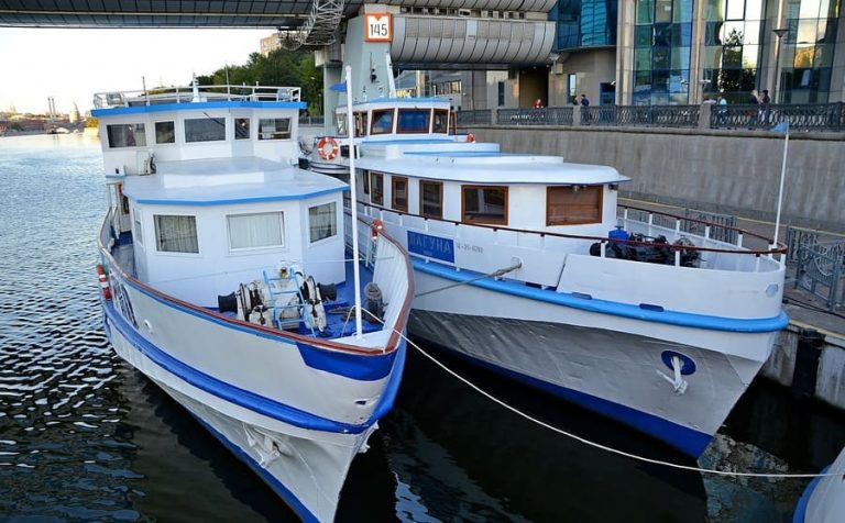 Теплоход Лагуна