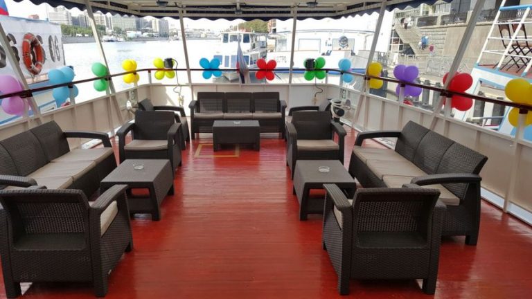 Теплоход Лагуна