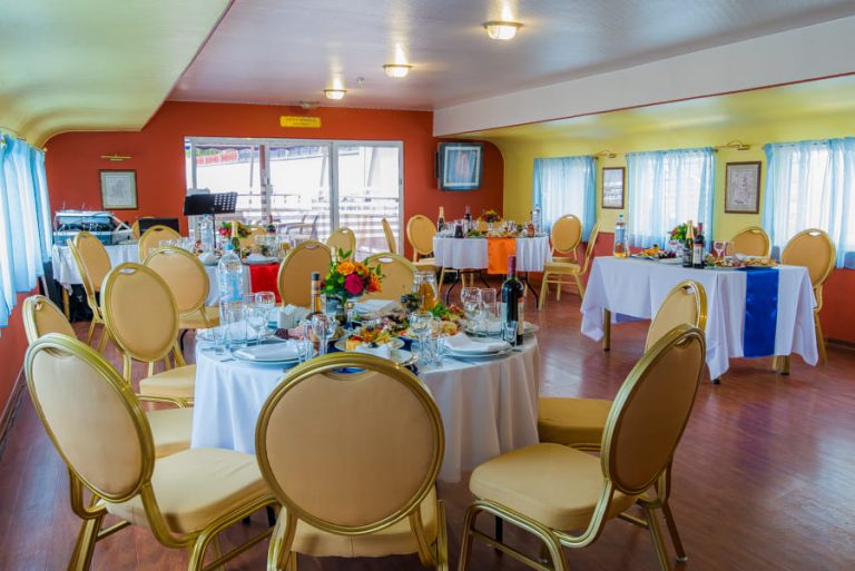 Теплоход Лагуна