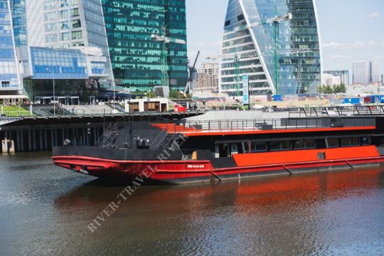 Теплоход Рио-1