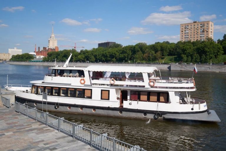 Теплоход Уникум