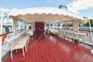 Теплоход Уникум