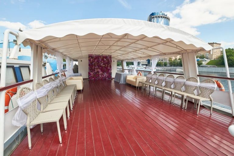 Теплоход Уникум