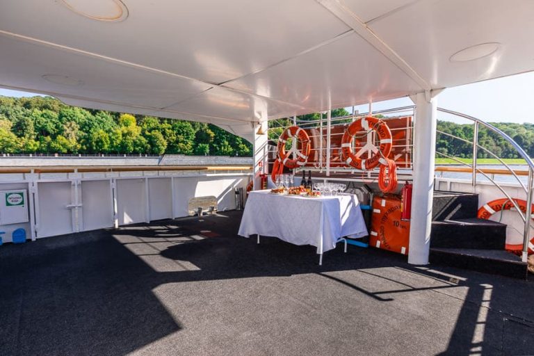 Теплоход Гнездо Глухаря