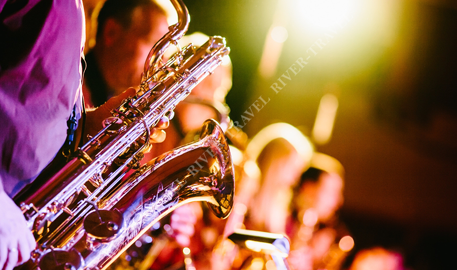 Музыкальный круиз с саксофоном и ужином