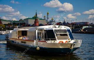 Теплоход Москва Ривер