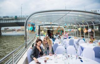 Теплоход Москва Ривер