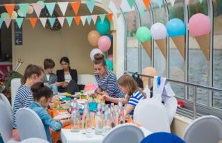 Теплоход Москва Ривер