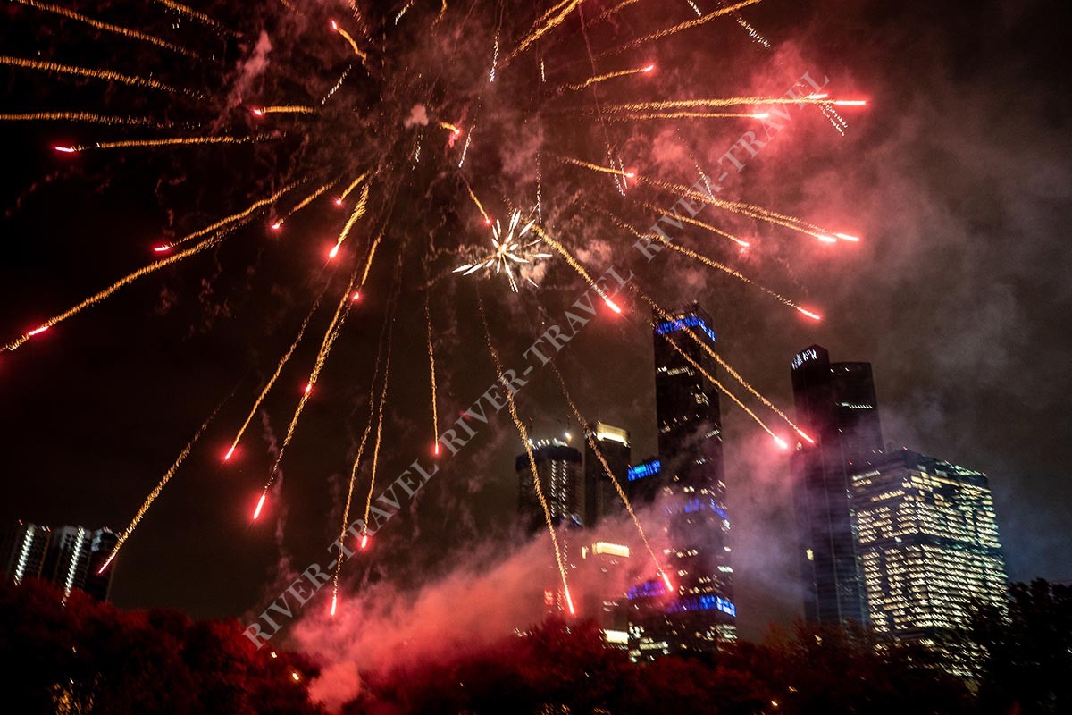 Речная прогулка в День Победы на теплоходе «Ривер Палас»