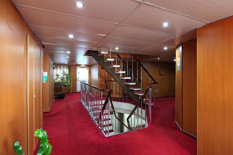 Теплоход Андрей Рублев