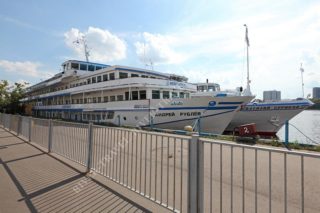 Теплоход Андрей Рублев