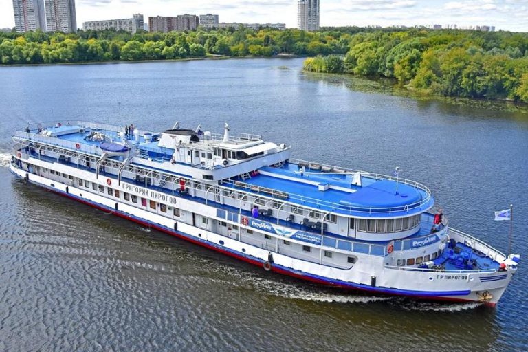 Теплоход Григорий Пирогов