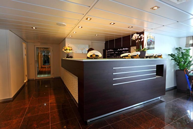 Теплоход Александр Грин