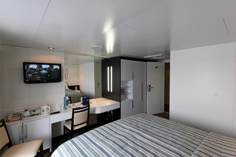 Теплоход Александр Грин