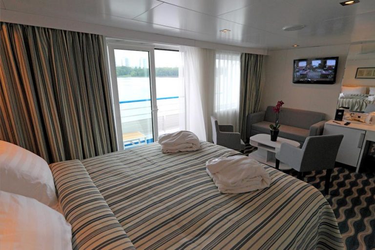 Теплоход Александр Грин