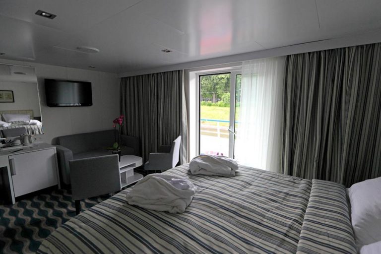 Теплоход Александр Грин