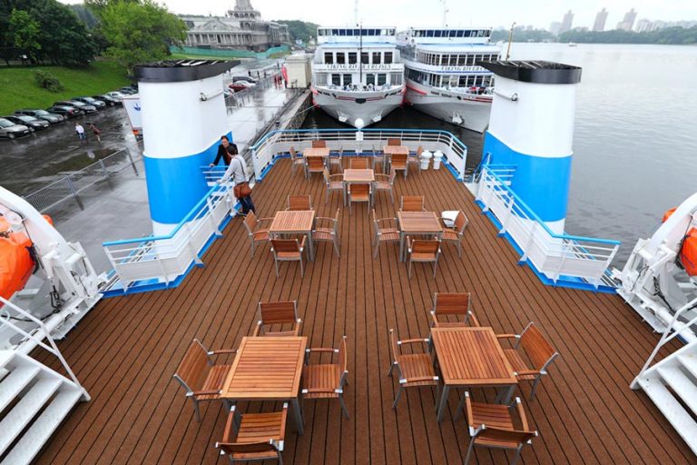 Теплоход Александр Грин