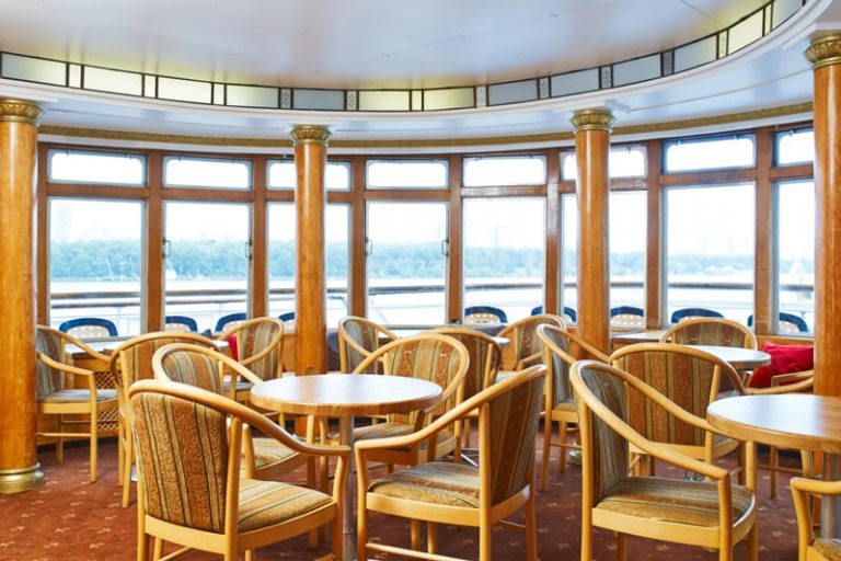 Теплоход Иван Крылов