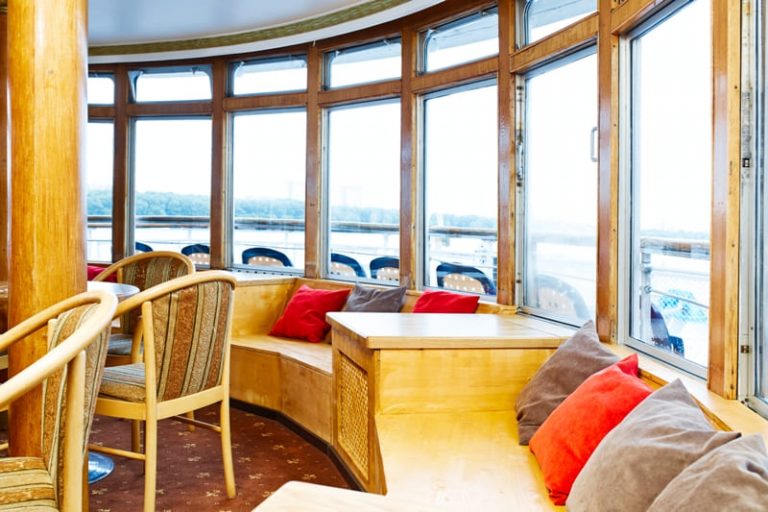 Теплоход Иван Крылов