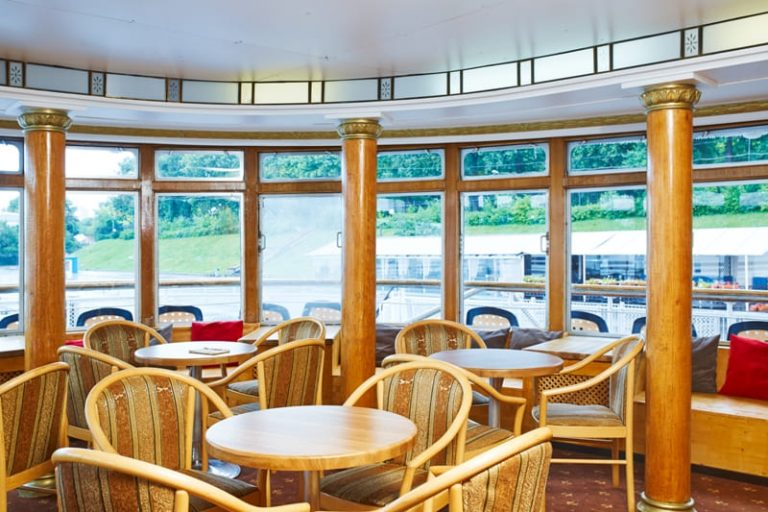 Теплоход Иван Крылов