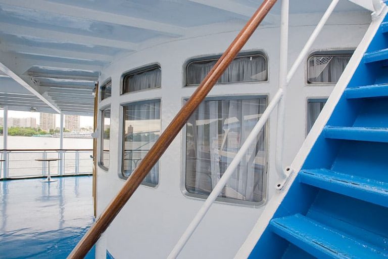 Теплоход Иван Крылов