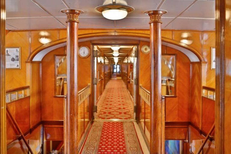 Теплоход Иван Крылов