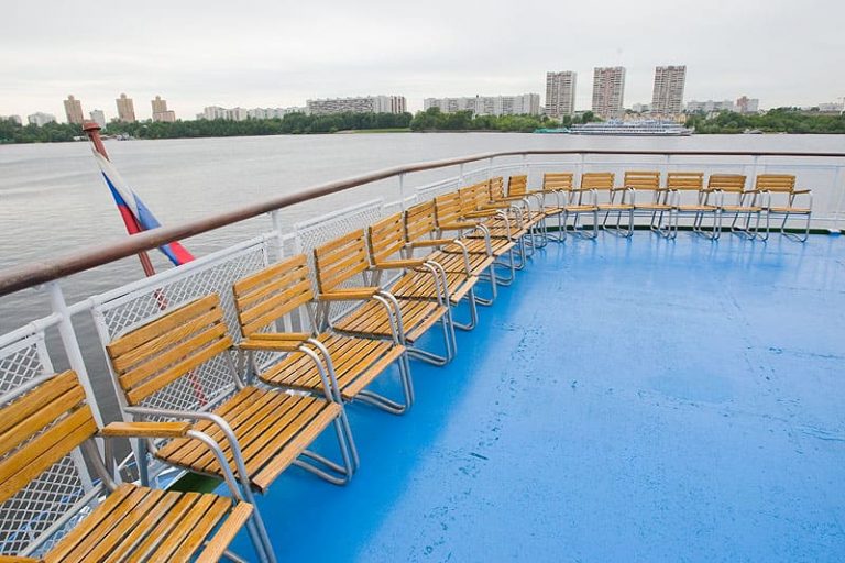 Теплоход Иван Крылов