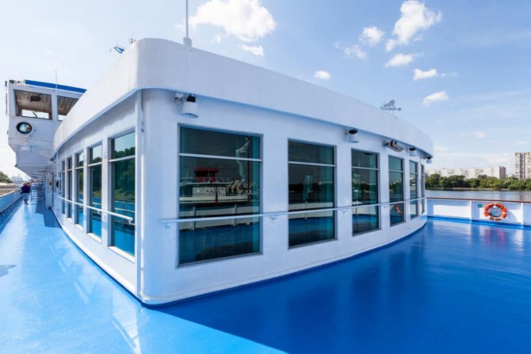 Теплоход Николай Карамзин