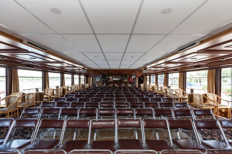 Теплоход Николай Карамзин